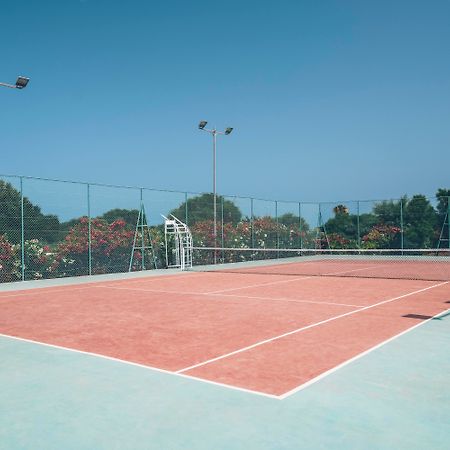 ホテル イベロスター サイディア エクステリア 写真 Tennis court