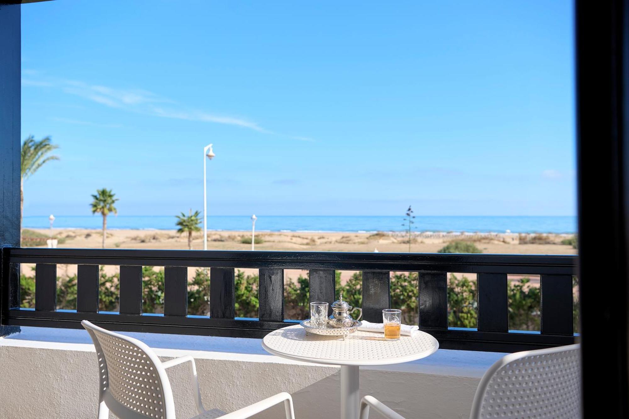 ホテル イベロスター サイディア エクステリア 写真 View of the beach from the hotel