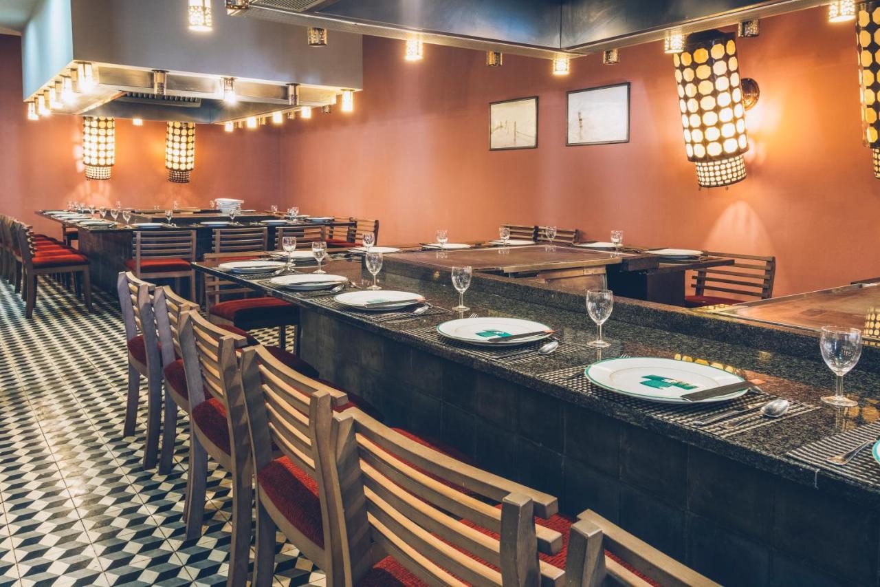 ホテル イベロスター サイディア エクステリア 写真 The interior of a typical sushi restaurant